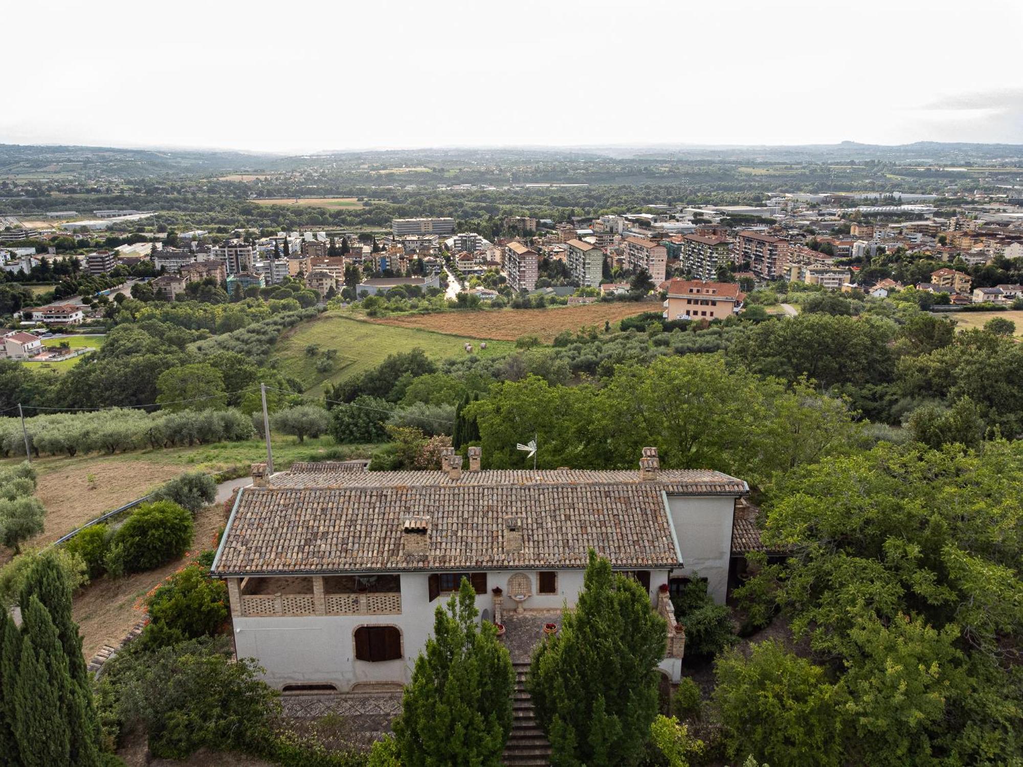 B&B Villa Dei Desideri Chieti Exterior foto